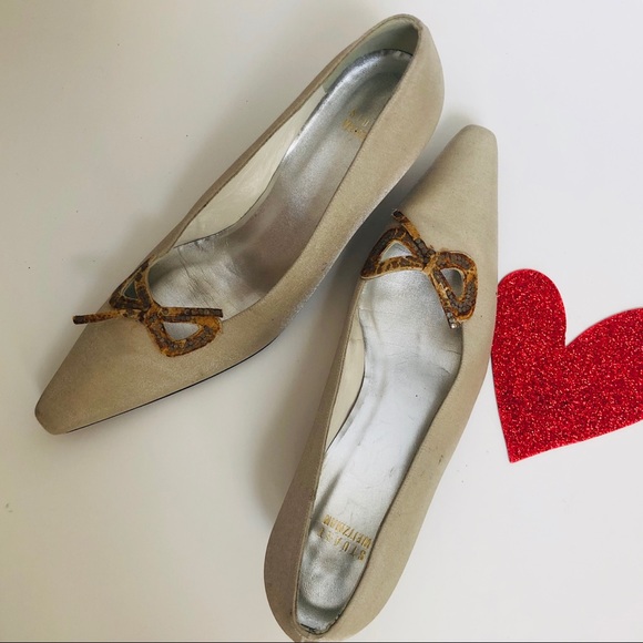 📦STUART WEITZMAN-Made in Spain kitten heel pump. - Picture 3 of 6